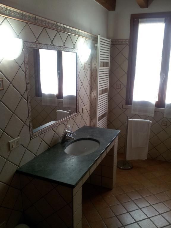Bb Parco Del Mincio Bed & Breakfast Virgilio Phòng bức ảnh